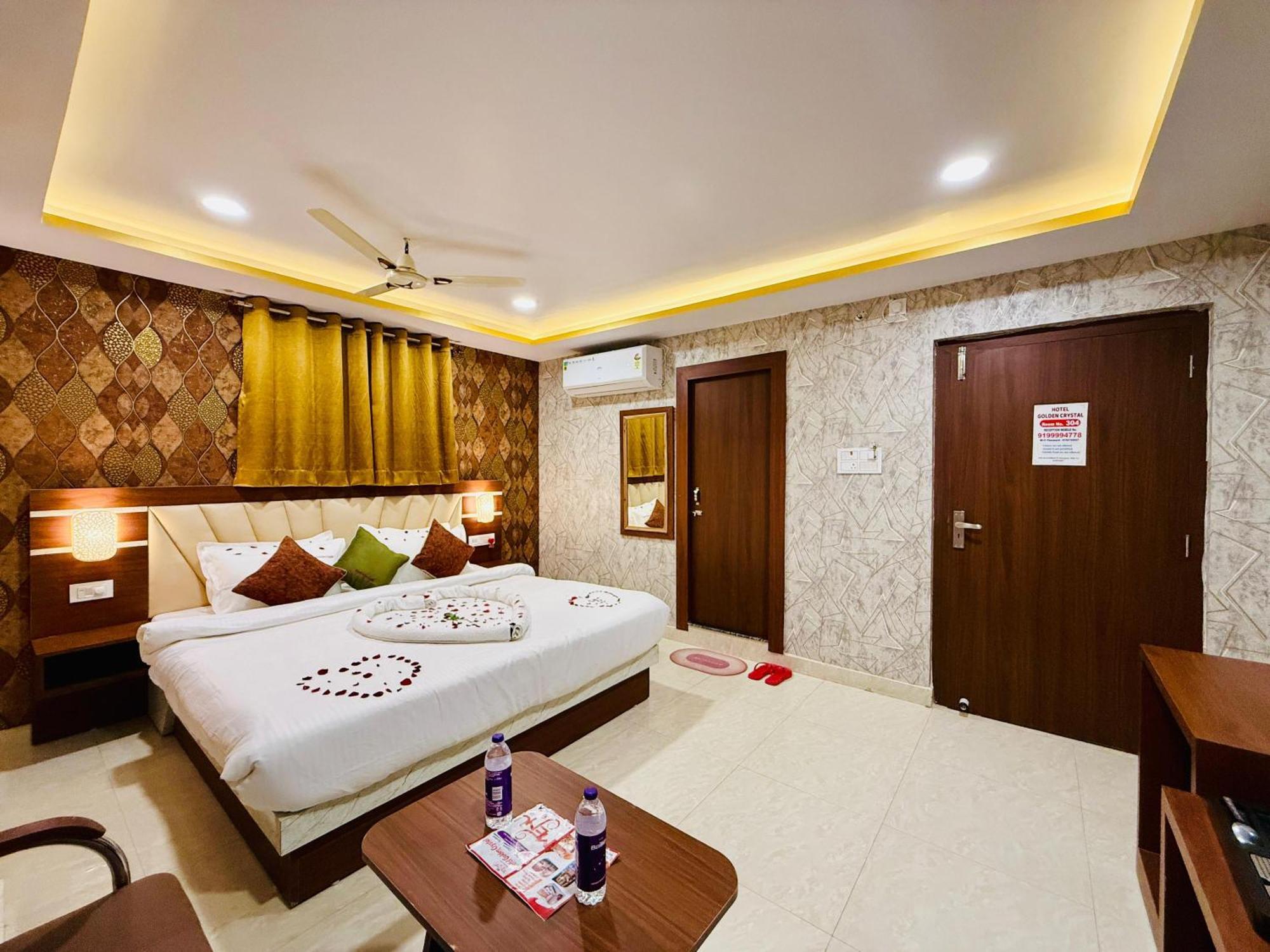 Hotel Golden Crystal Patna  Esterno foto